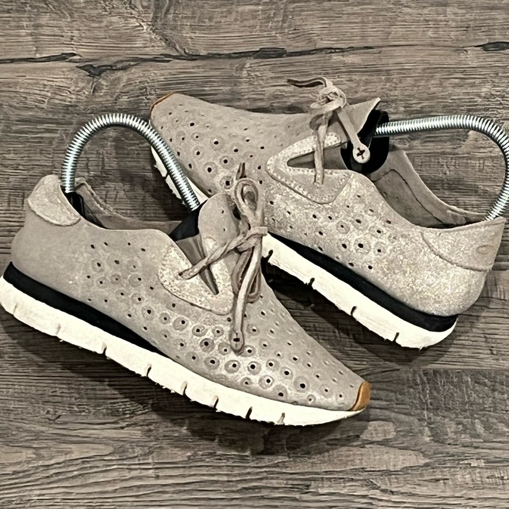 OTBT Womens Lunar Gray Metallic Silver Leather Lace Up Sneakers Shoes Size 6